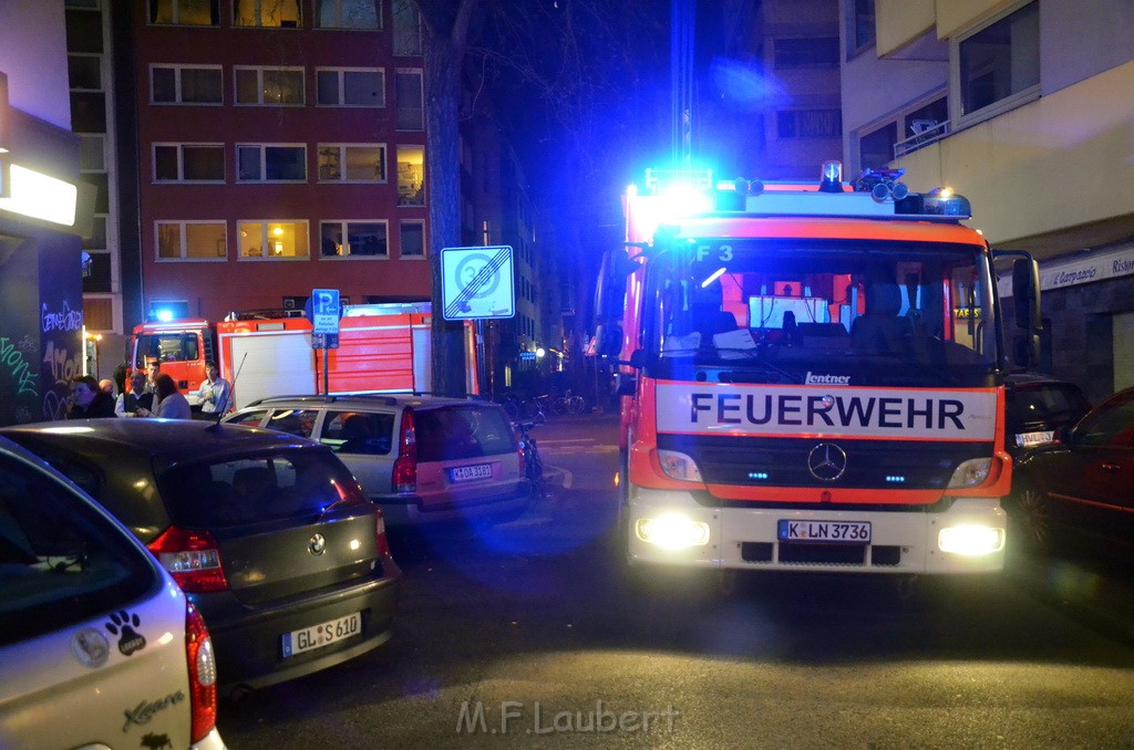 Feuer 2 Y Koeln Neustadt Sued Engelbertstr P24.JPG - Miklos Laubert